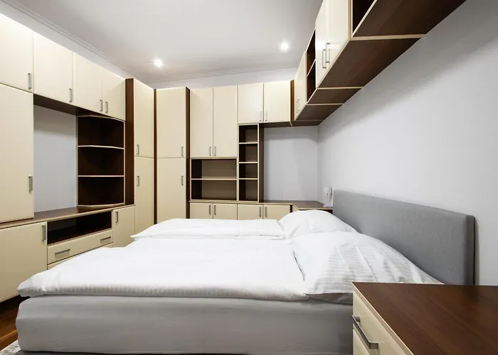 Le David City Apartments 1020