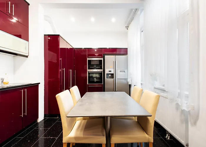 Le David City Apartments 1020